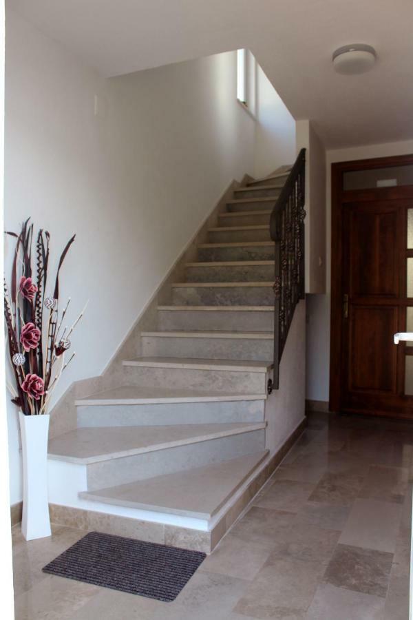 Nika Apartman